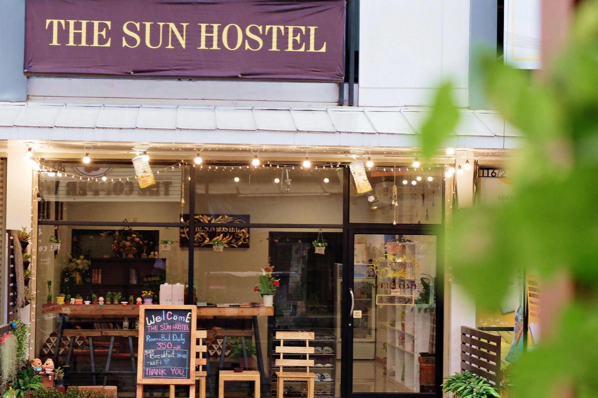 The Sun Hostel Τσιάνγκ Μάι Εξωτερικό φωτογραφία
